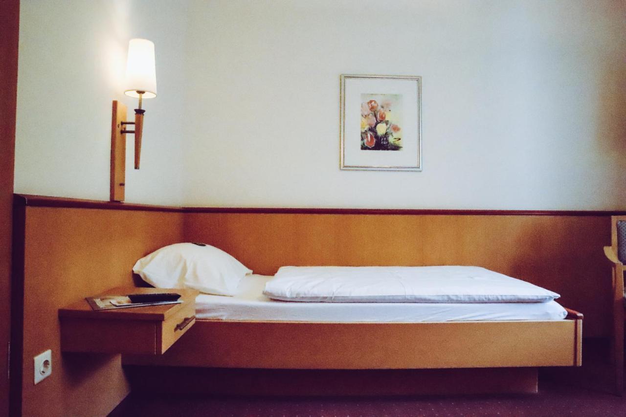 Cvjm-Tagungshaus Kassel Am Unesco-Welterbe Bergpark Wilhelmshoehe エクステリア 写真